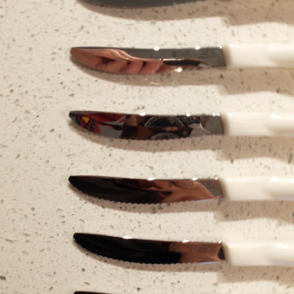 6 Cutco Model 1759 Table Knives - Picture 4 of 5